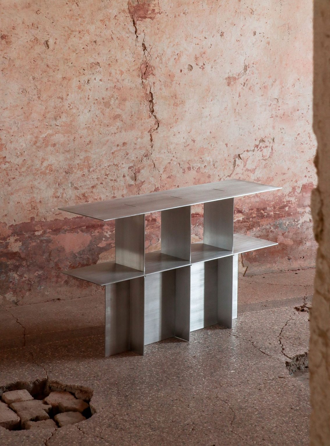 Filippo Andrighetto Lamina console, interior view